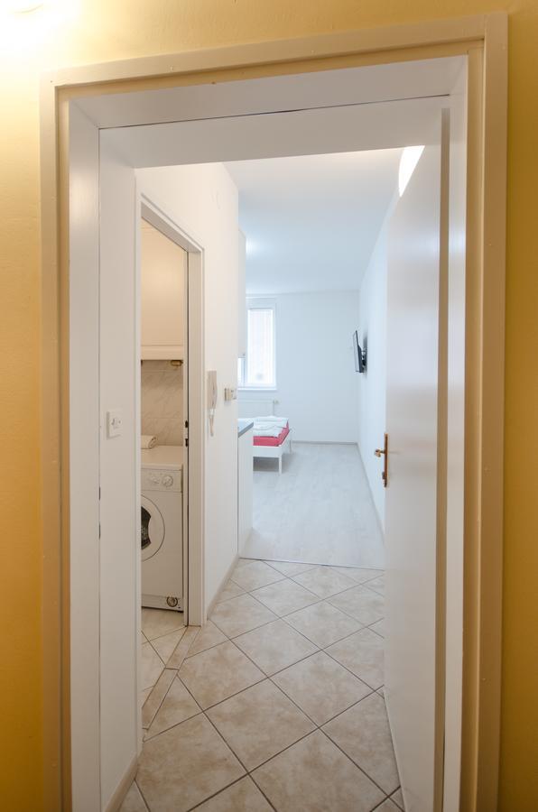 Apartment Trzaska With Free Parking Любляна Екстериор снимка