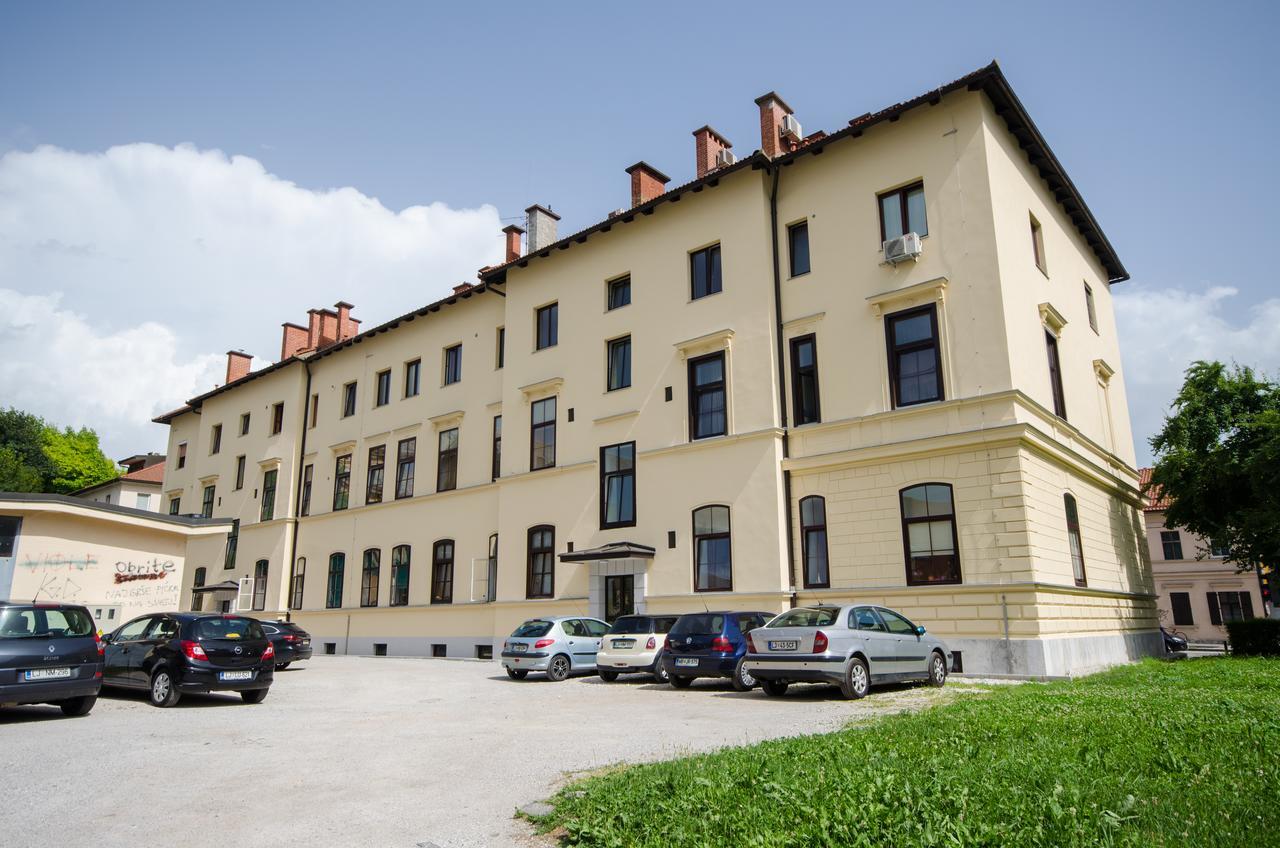 Apartment Trzaska With Free Parking Любляна Екстериор снимка